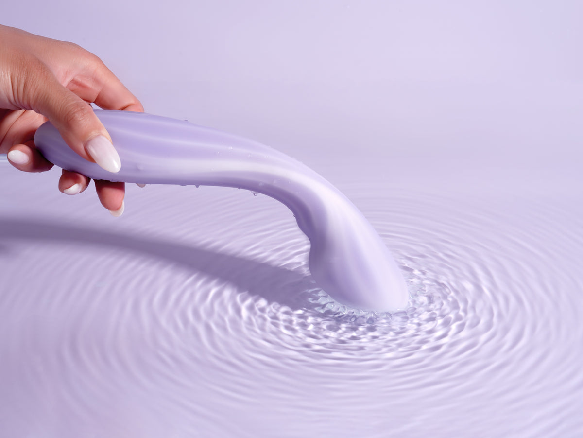 Svakom - Vibrator G-Spot Bermotor Ganda dengan Pemanas Margot yang Dikendalikan melalui Aplikasi