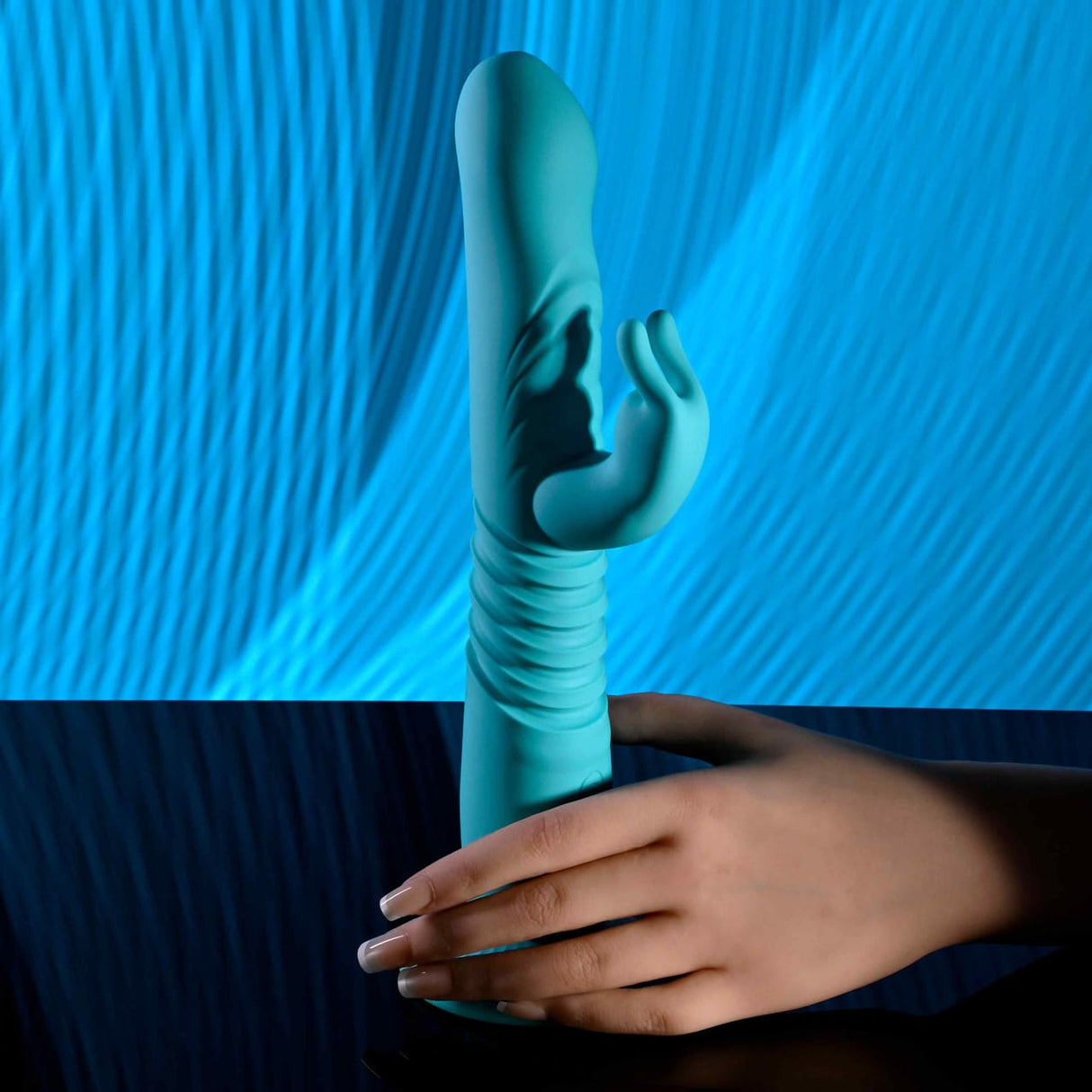 Evolved - Vibrator Kelinci Bunny Hop dengan Dasar Hisap dan Gerakan Dorong (Biru)