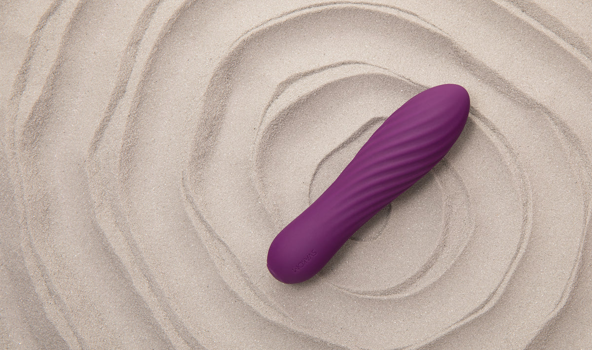 Svakom - Vibrator Peluru Bertekstur Tulip yang Dapat Diisi Ulang